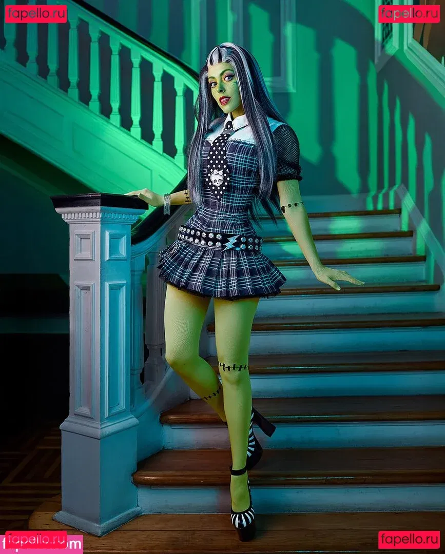 NadyaSonika Onlyfans Photo Gallery 