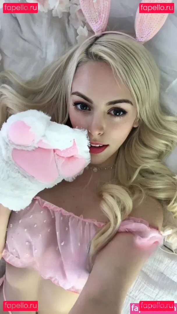 NadyaSonika Onlyfans Photo Gallery 