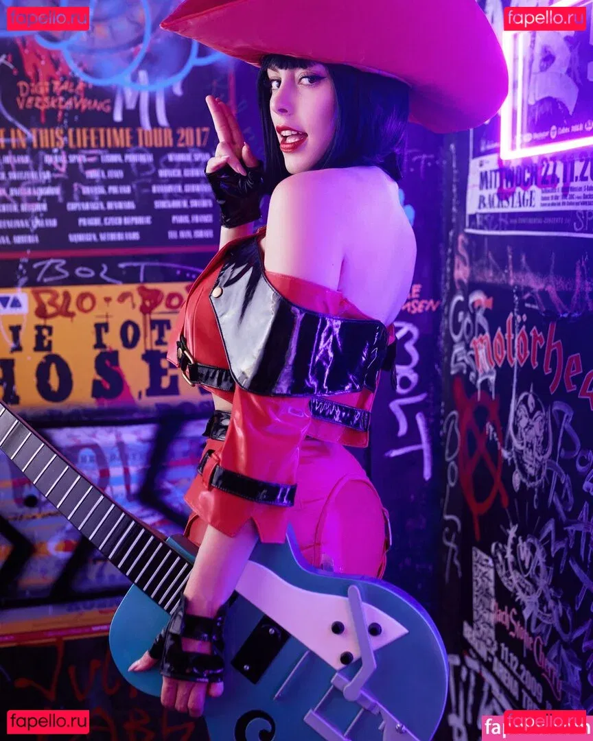 NadyaSonika Onlyfans Photo Gallery 