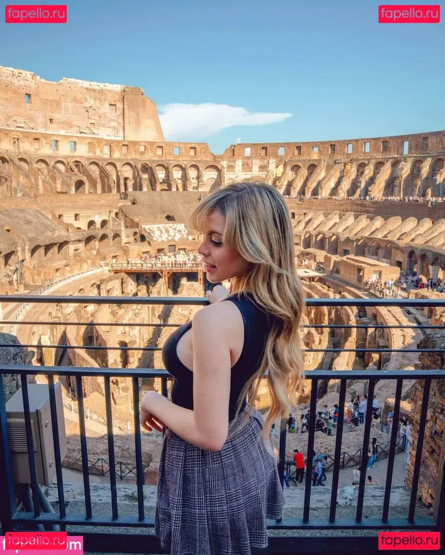 NadyaSonika Onlyfans Photo Gallery 