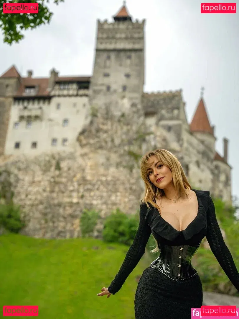 NadyaSonika Onlyfans Photo Gallery 