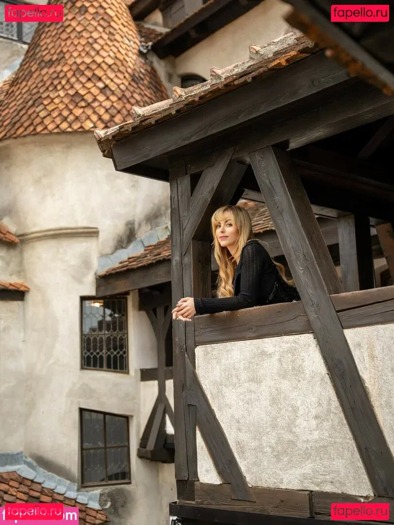 NadyaSonika Onlyfans Photo Gallery 