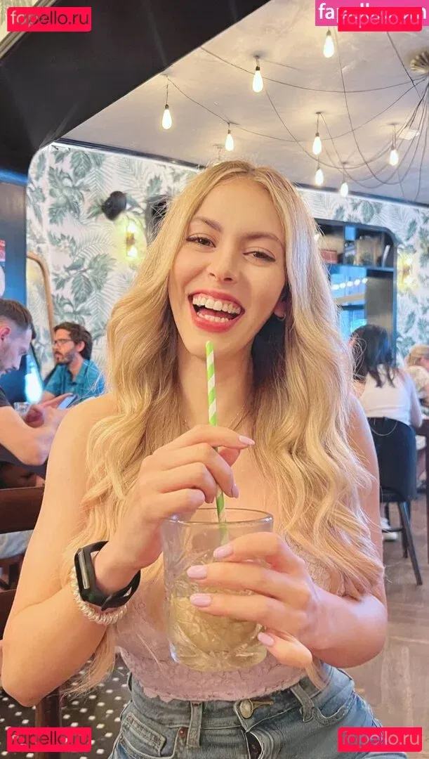 NadyaSonika Onlyfans Photo Gallery 