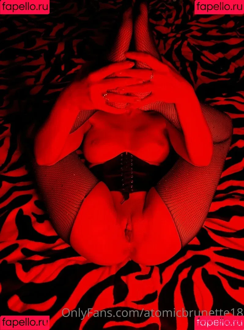AtomicBrunette8 / Nina / atomicbrunette18 Onlyfans Photo Gallery 