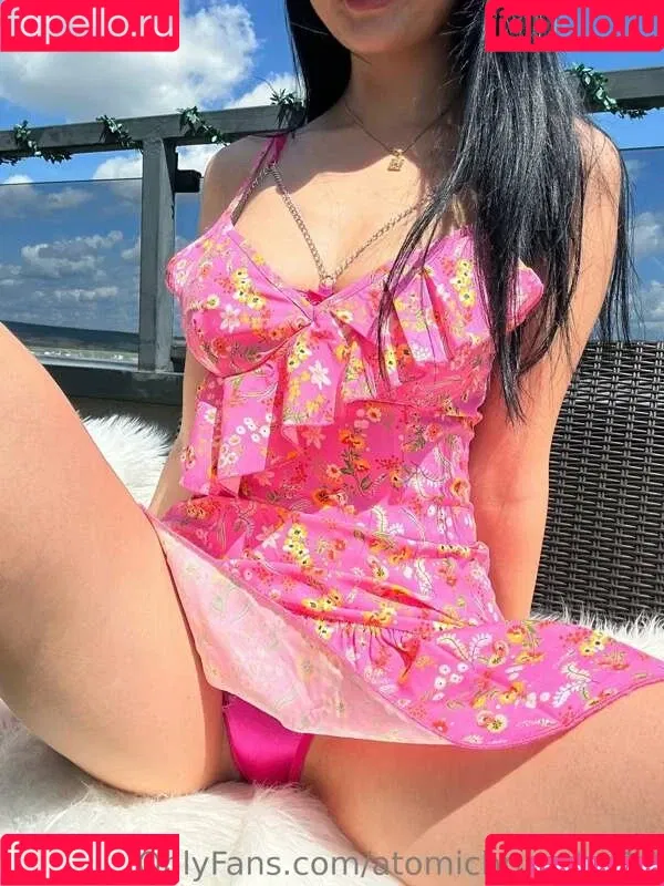 AtomicBrunette8 / Nina / atomicbrunette18 Onlyfans Photo Gallery 