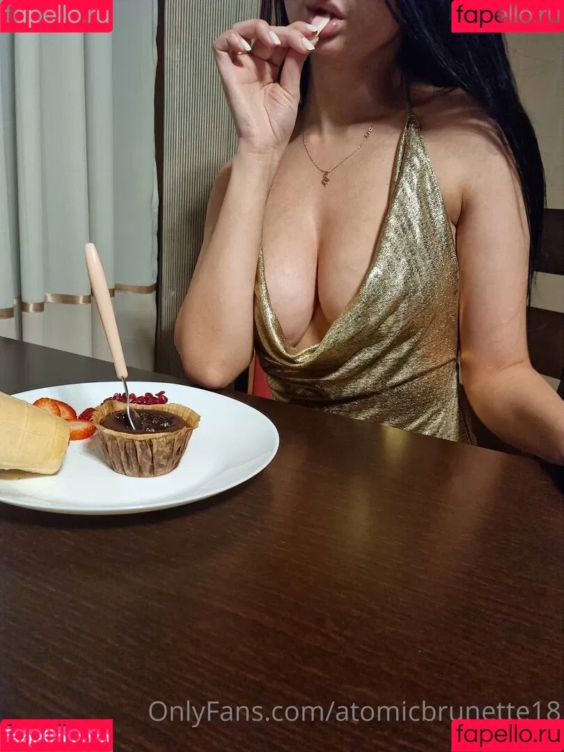 AtomicBrunette8 / Nina / atomicbrunette18 Onlyfans Photo Gallery 