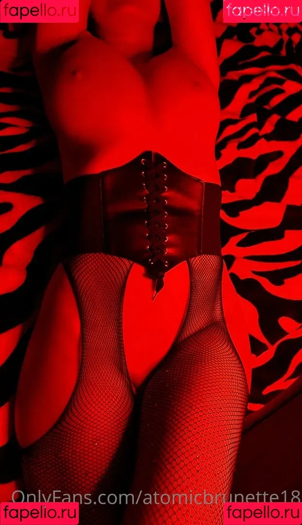 AtomicBrunette8 / Nina / atomicbrunette18 Onlyfans Photo Gallery 