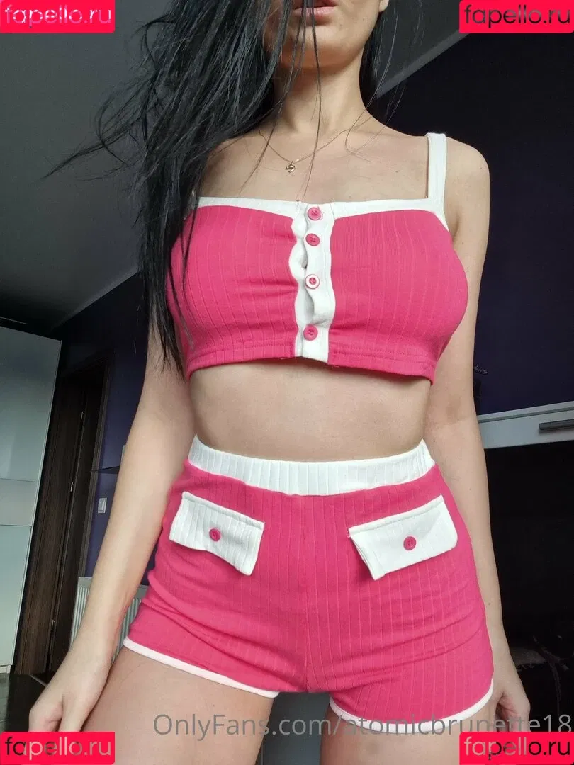 AtomicBrunette8 / Nina / atomicbrunette18 Onlyfans Photo Gallery 
