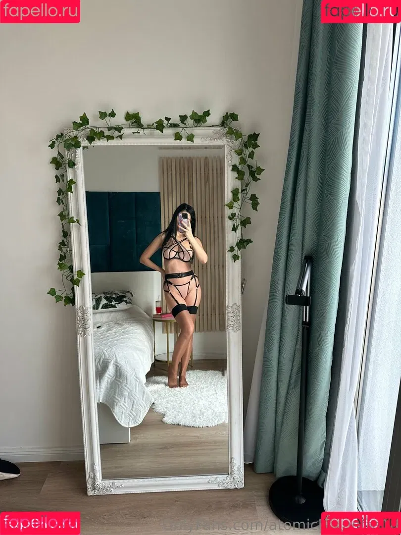 AtomicBrunette8 / Nina / atomicbrunette18 Onlyfans Photo Gallery 