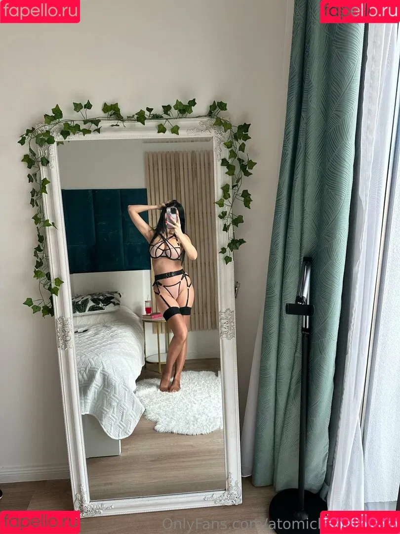 AtomicBrunette8 / Nina / atomicbrunette18 Onlyfans Photo Gallery 
