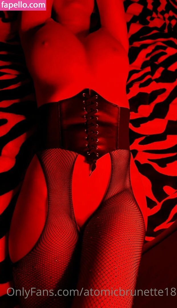 AtomicBrunette8 / Nina / atomicbrunette18 Onlyfans Photo Gallery 