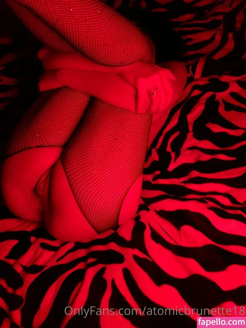 AtomicBrunette8 / Nina / atomicbrunette18 Onlyfans Photo Gallery 