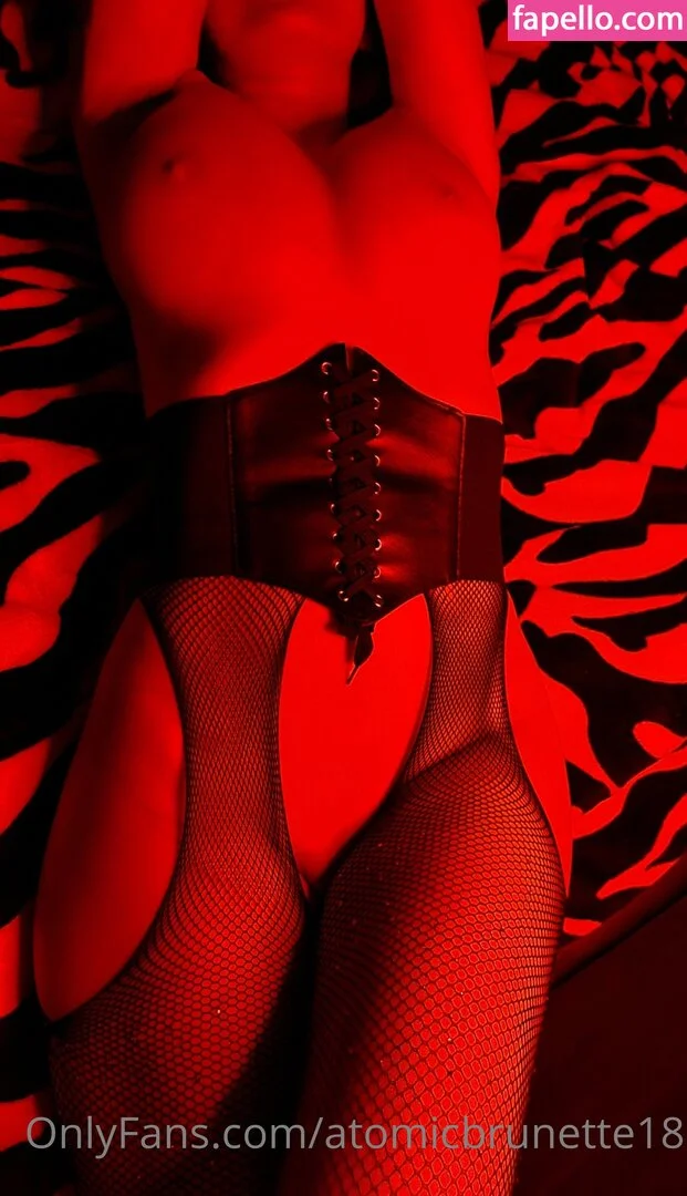 AtomicBrunette8 / Nina / atomicbrunette18 Onlyfans Photo Gallery 