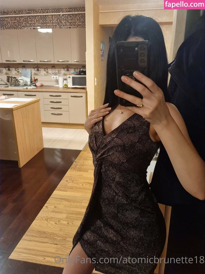 AtomicBrunette8 / Nina / atomicbrunette18 Onlyfans Photo Gallery 