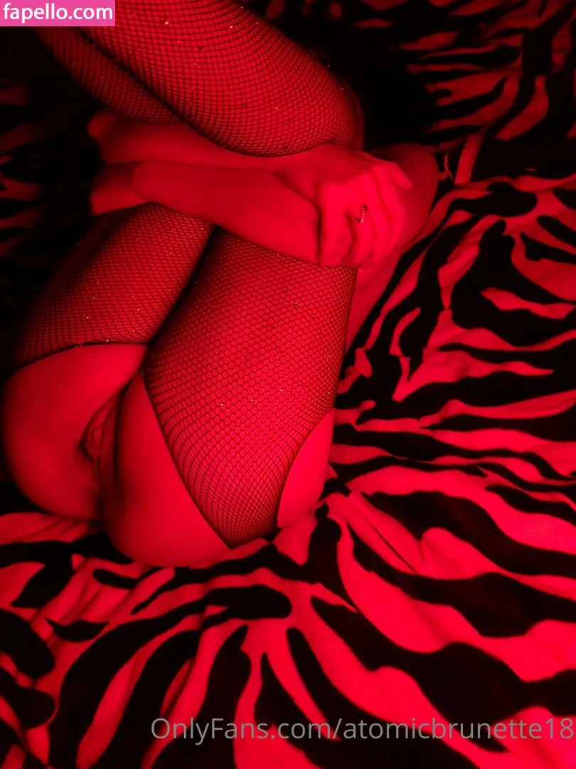 AtomicBrunette8 / Nina / atomicbrunette18 Onlyfans Photo Gallery 