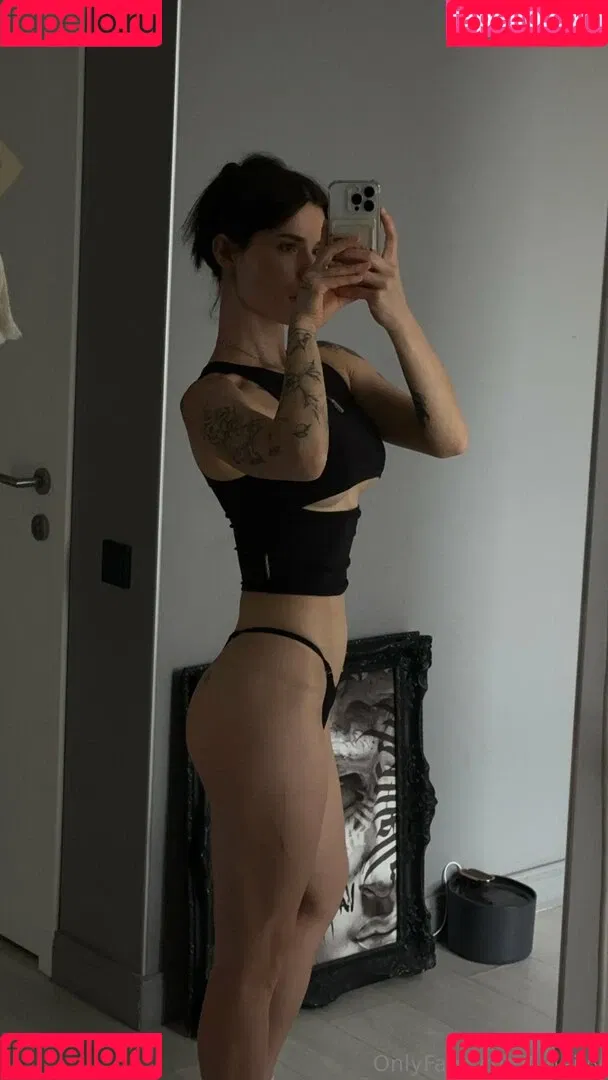 HoneyAddicted / LinaIvy / Xivylina / commanderivy Onlyfans Photo Gallery 