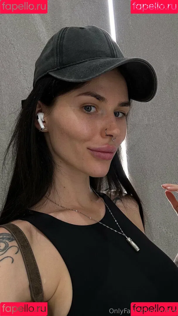 HoneyAddicted / LinaIvy / Xivylina / commanderivy Onlyfans Photo Gallery 