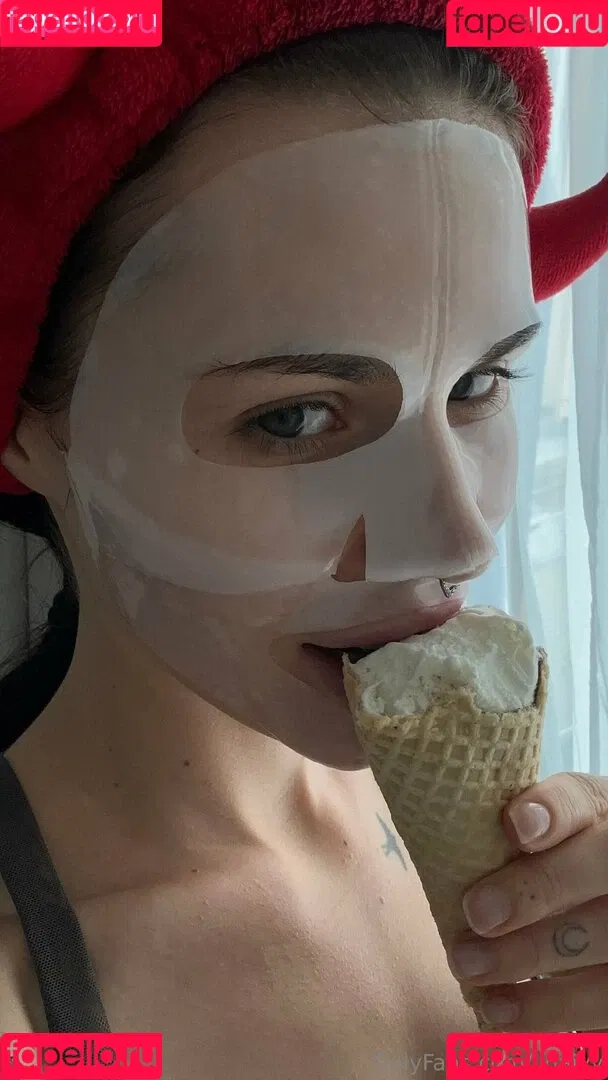 HoneyAddicted / LinaIvy / Xivylina / commanderivy Onlyfans Photo Gallery 