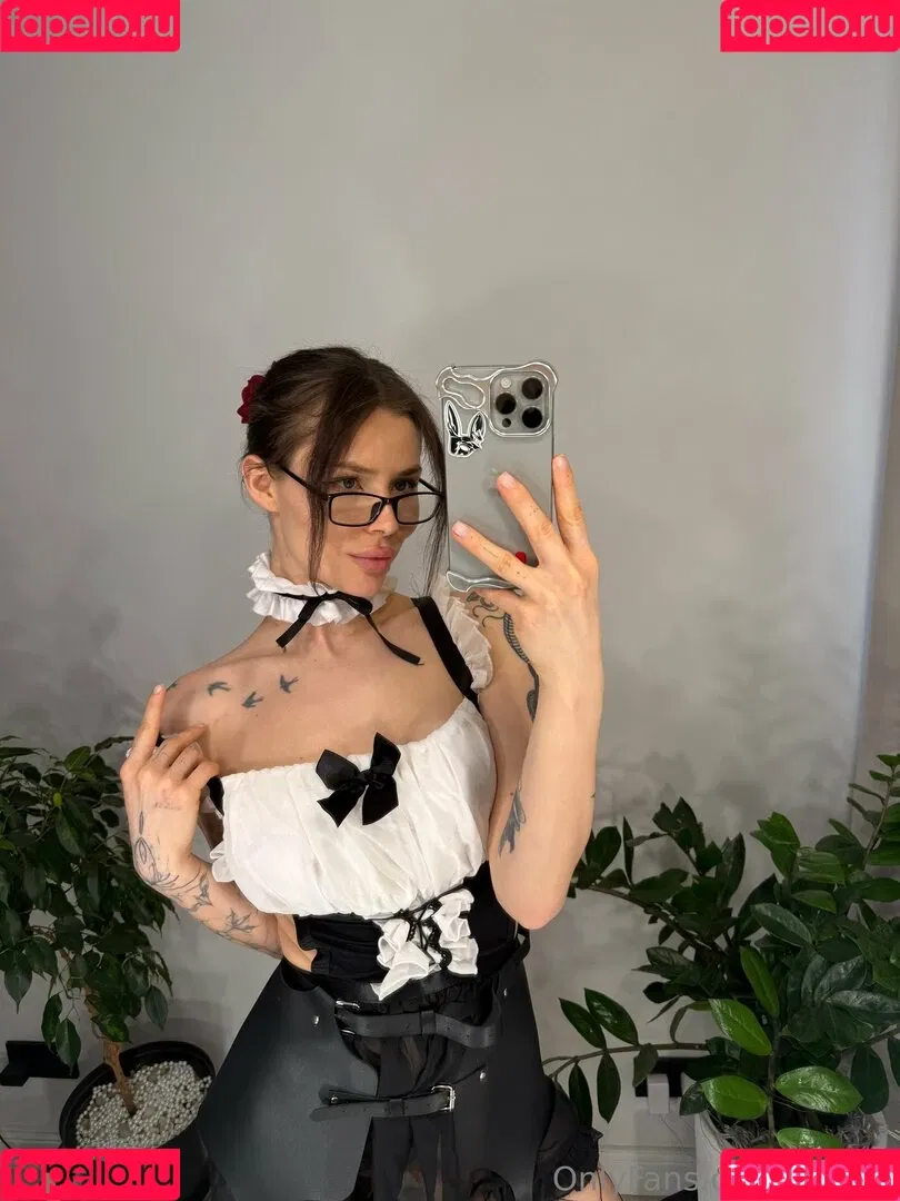 HoneyAddicted / LinaIvy / Xivylina / commanderivy Onlyfans Photo Gallery 