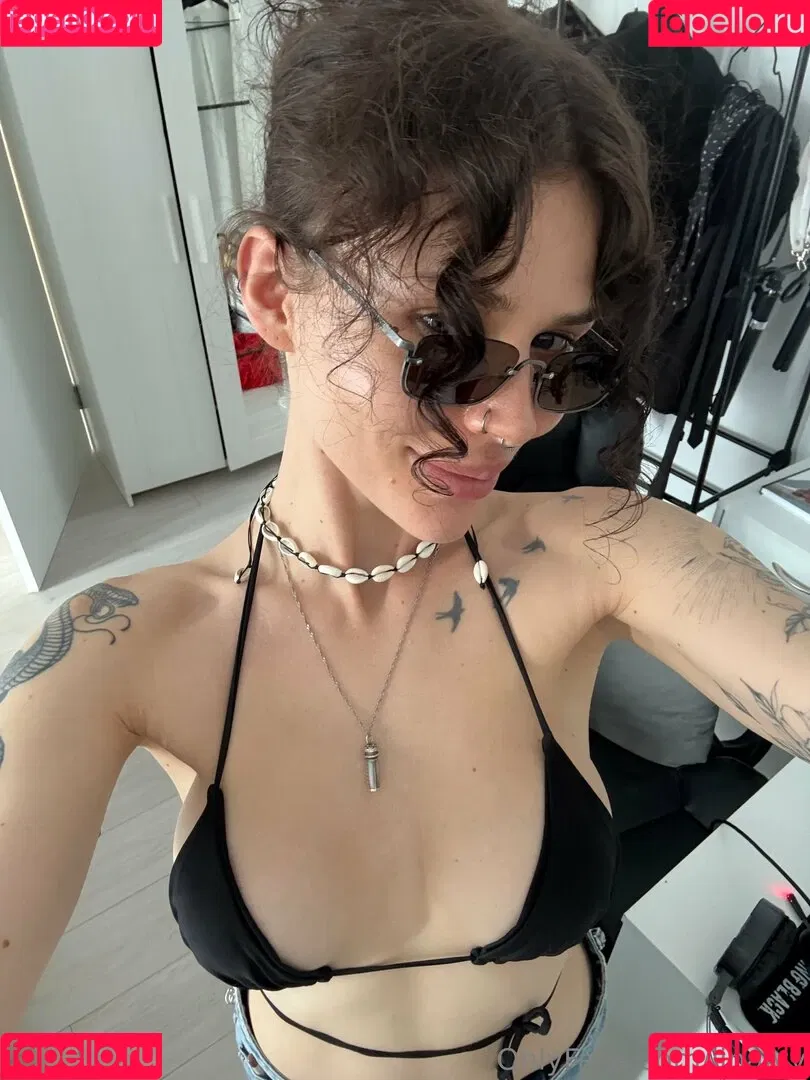 HoneyAddicted / LinaIvy / Xivylina / commanderivy Onlyfans Photo Gallery 