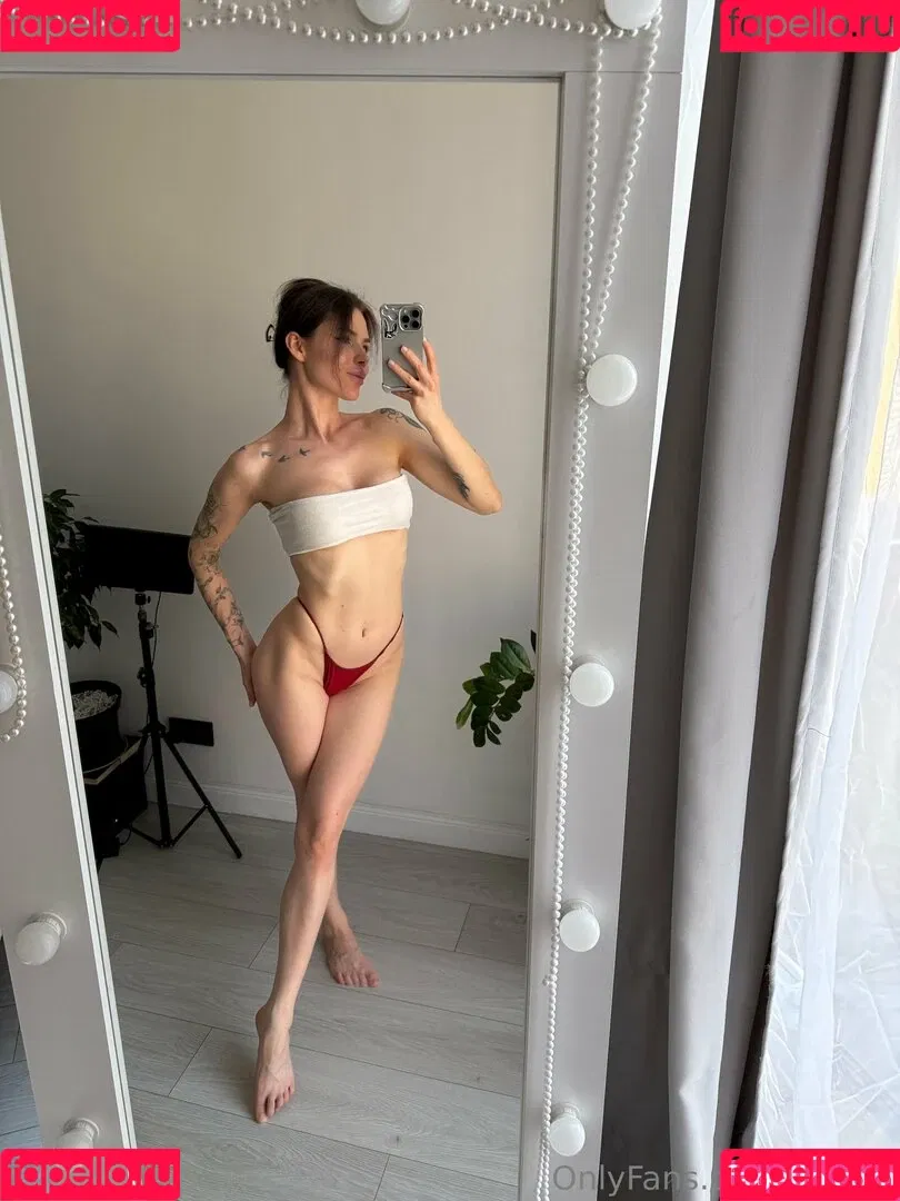 HoneyAddicted / LinaIvy / Xivylina / commanderivy Onlyfans Photo Gallery 