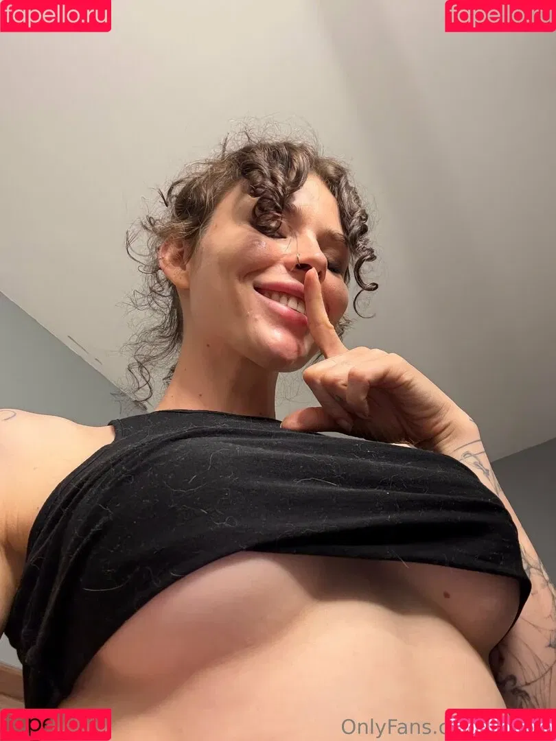 HoneyAddicted / LinaIvy / Xivylina / commanderivy Onlyfans Photo Gallery 