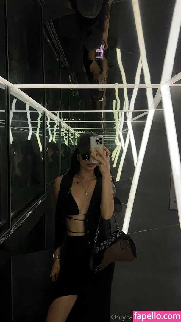 HoneyAddicted / LinaIvy / Xivylina / commanderivy Onlyfans Photo Gallery 