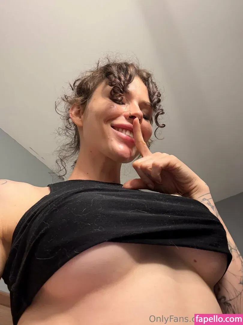 HoneyAddicted / LinaIvy / Xivylina / commanderivy Onlyfans Photo Gallery 