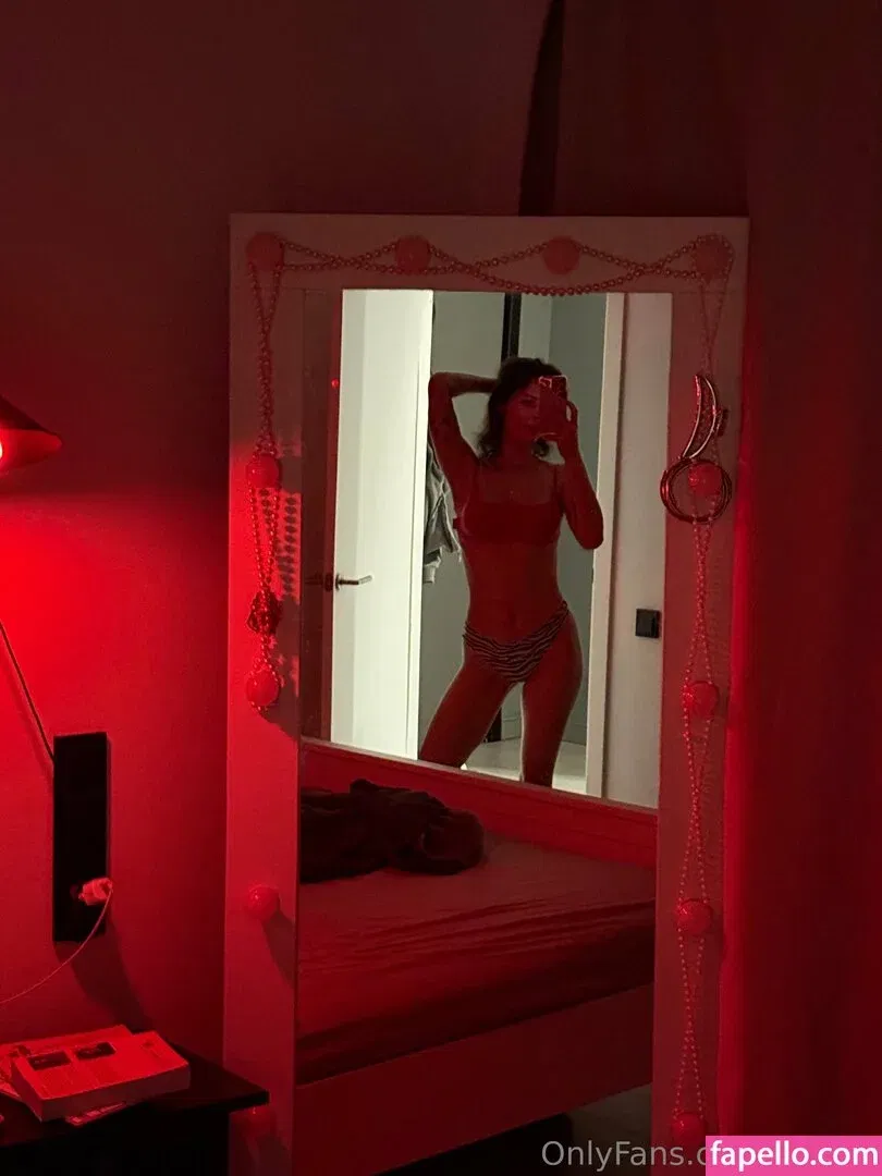 HoneyAddicted / LinaIvy / Xivylina / commanderivy Onlyfans Photo Gallery 