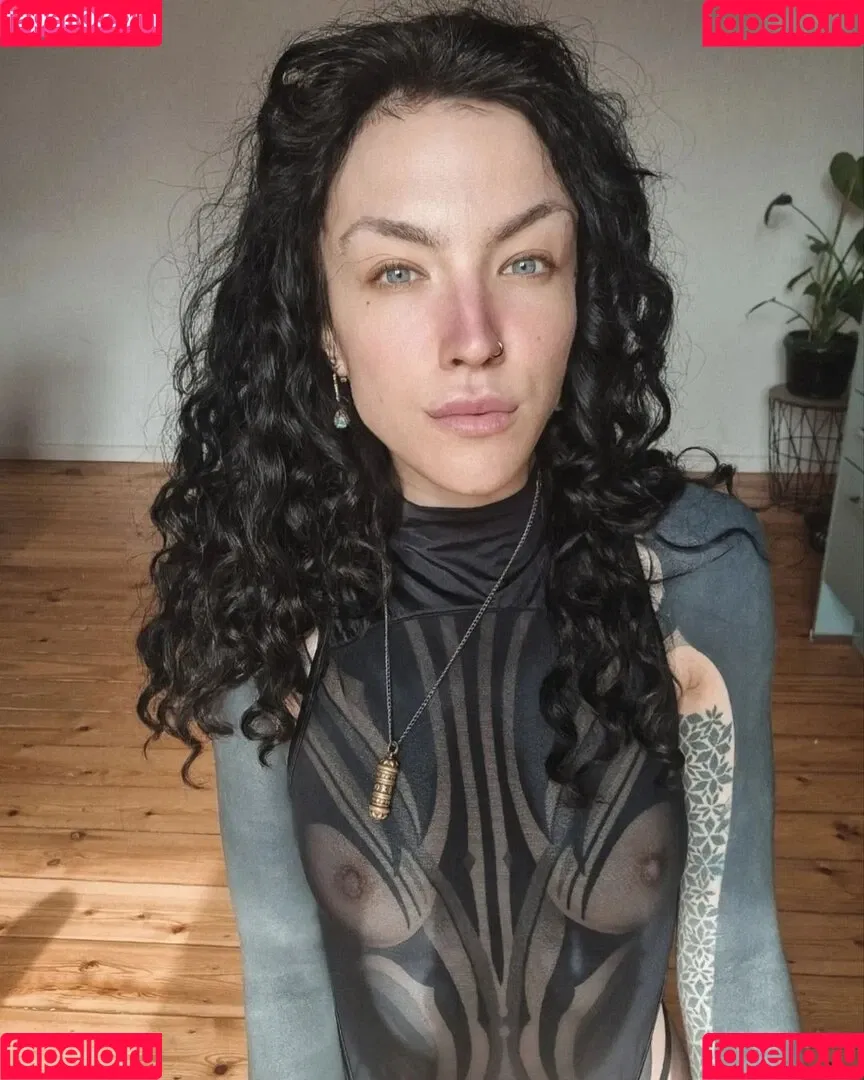 Lisbeth Mueller / Lisbethmueller / darkest.lilith / darkestlilith1 Onlyfans Photo Gallery 