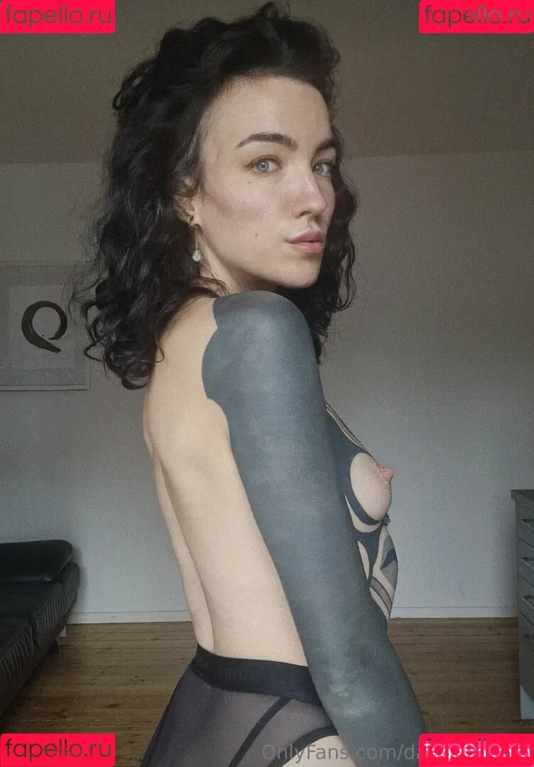 Lisbeth Mueller / Lisbethmueller / darkest.lilith / darkestlilith1 Onlyfans Photo Gallery 