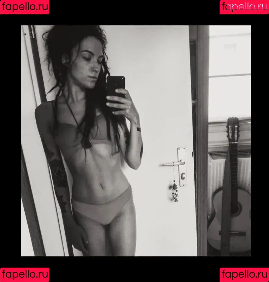 Lisbeth Mueller / Lisbethmueller / darkest.lilith / darkestlilith1 Onlyfans Photo Gallery 