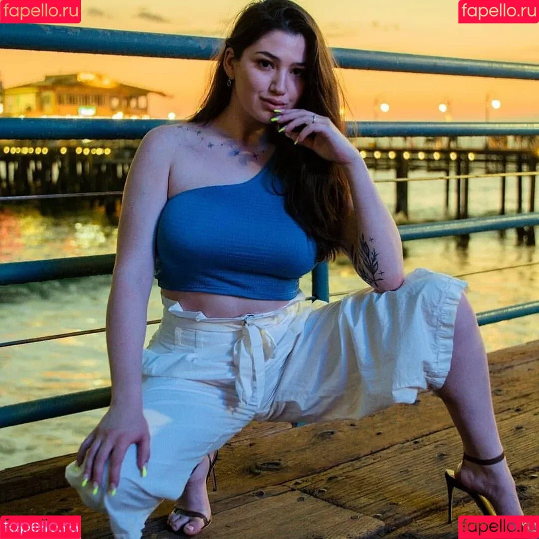 Alyx Star / Alyx.Star / alyxstar / staralyx Onlyfans Photo Gallery 