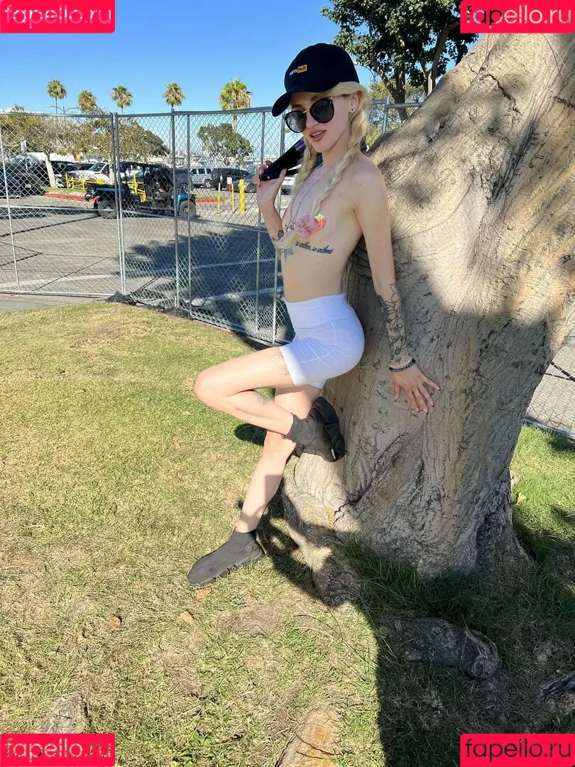 Lola Fae / LolaFaeXXX / dominalolafae / lolafae Onlyfans Photo Gallery 