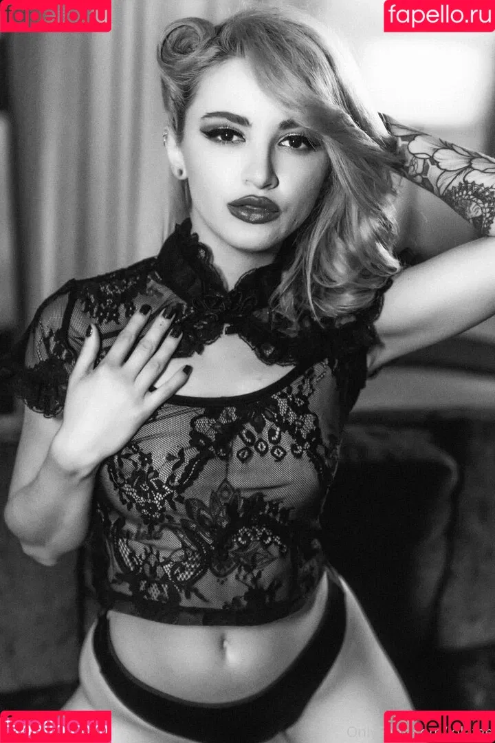 Lola Fae / LolaFaeXXX / dominalolafae / lolafae Onlyfans Photo Gallery 