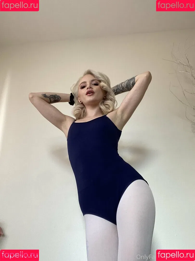 Lola Fae / LolaFaeXXX / dominalolafae / lolafae Onlyfans Photo Gallery 