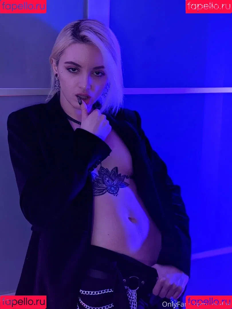 Lola Fae / LolaFaeXXX / dominalolafae / lolafae Onlyfans Photo Gallery 