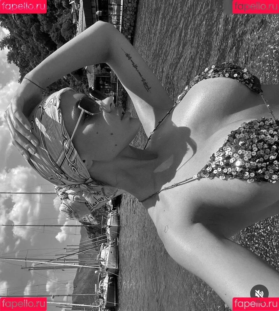 KarnaVal / karna.val Onlyfans Photo Gallery 