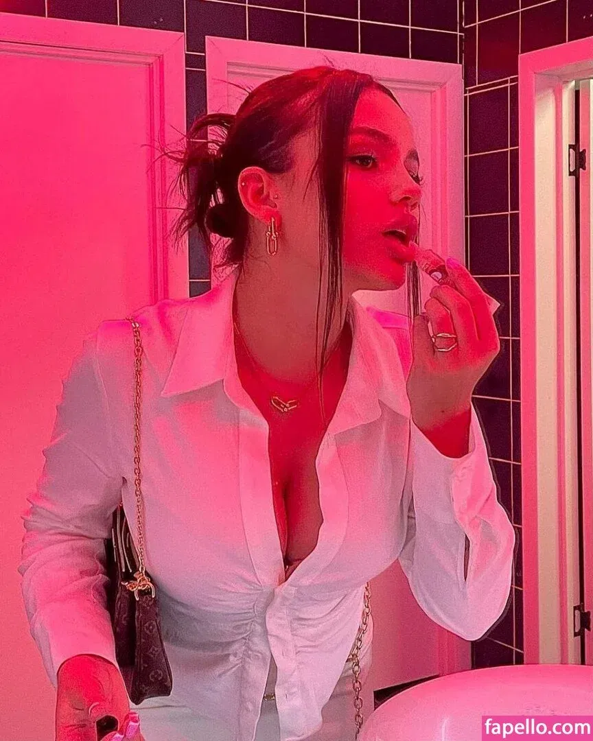 KarnaVal / karna.val Onlyfans Photo Gallery 