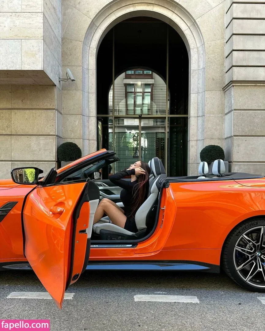 KarnaVal / karna.val Onlyfans Photo Gallery 