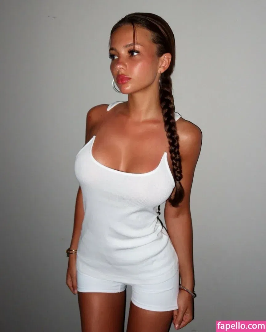 KarnaVal / karna.val Onlyfans Photo Gallery 