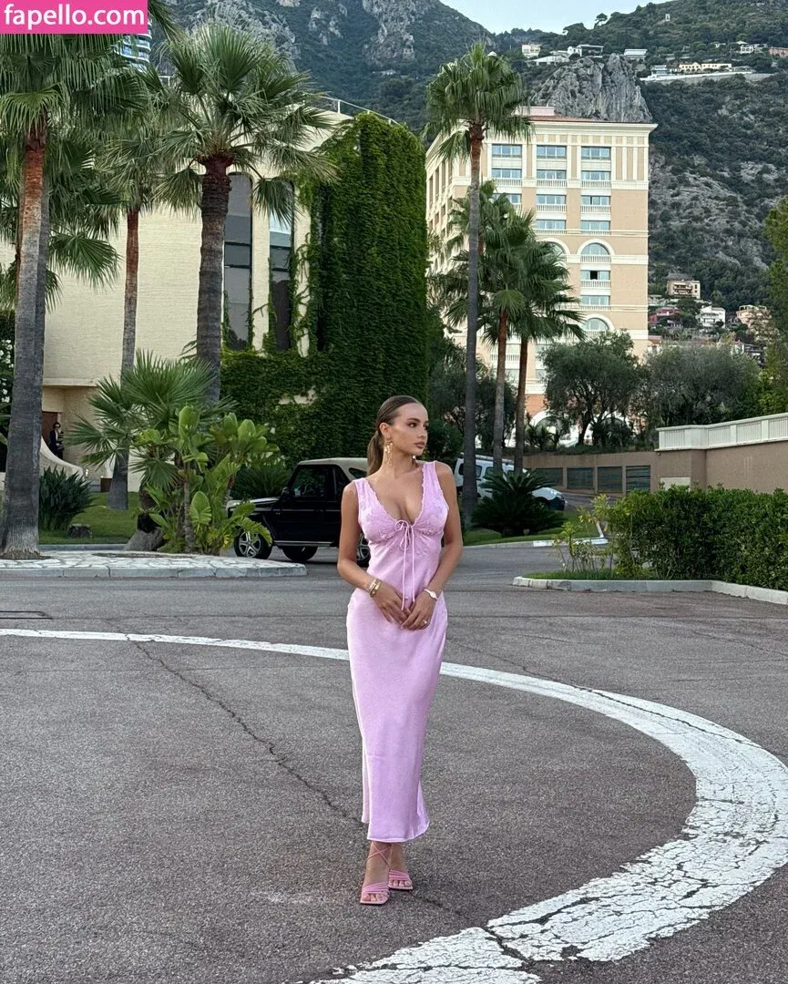 KarnaVal / karna.val Onlyfans Photo Gallery 