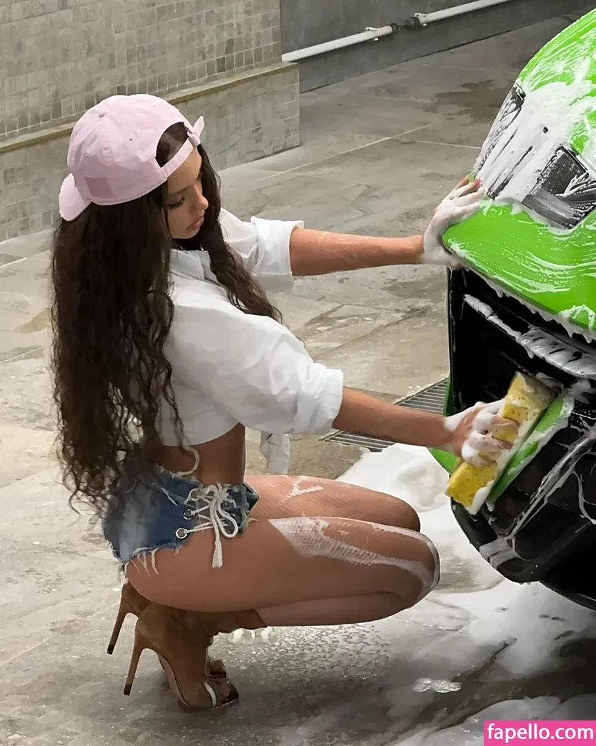 KarnaVal / karna.val Onlyfans Photo Gallery 