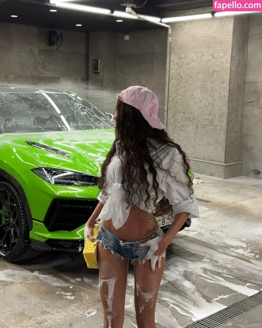 KarnaVal / karna.val Onlyfans Photo Gallery 