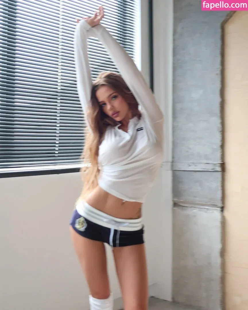 KarnaVal / karna.val Onlyfans Photo Gallery 