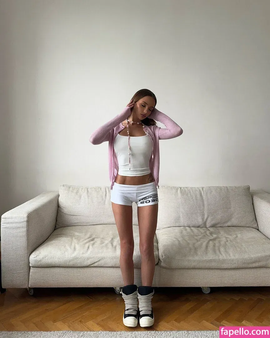 KarnaVal / karna.val Onlyfans Photo Gallery 