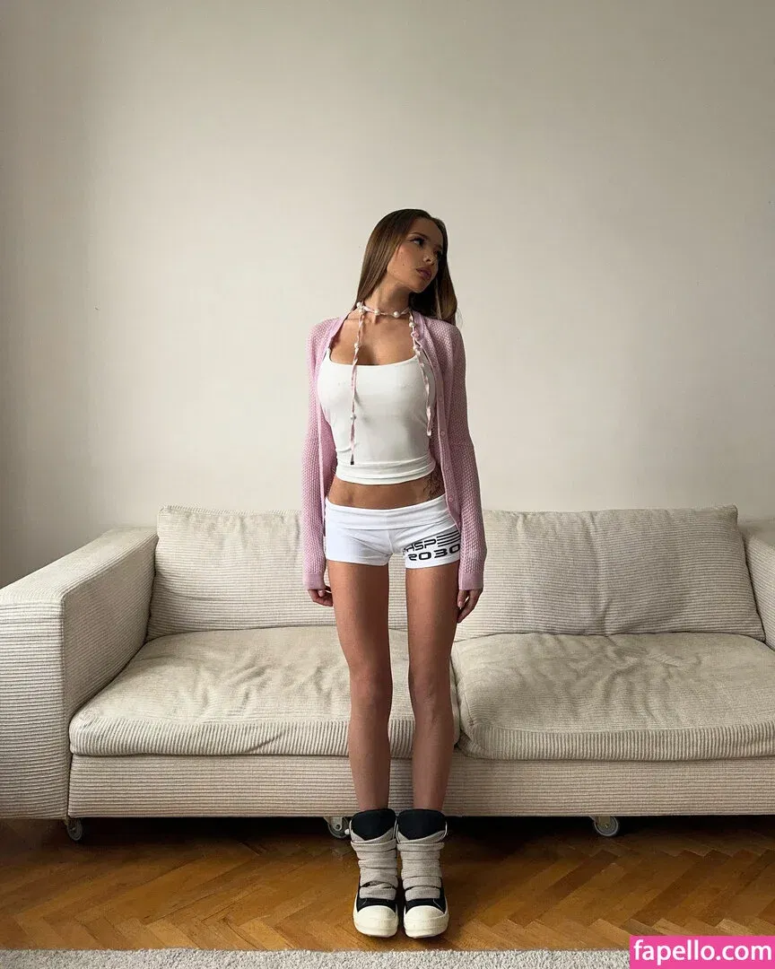 KarnaVal / karna.val Onlyfans Photo Gallery 