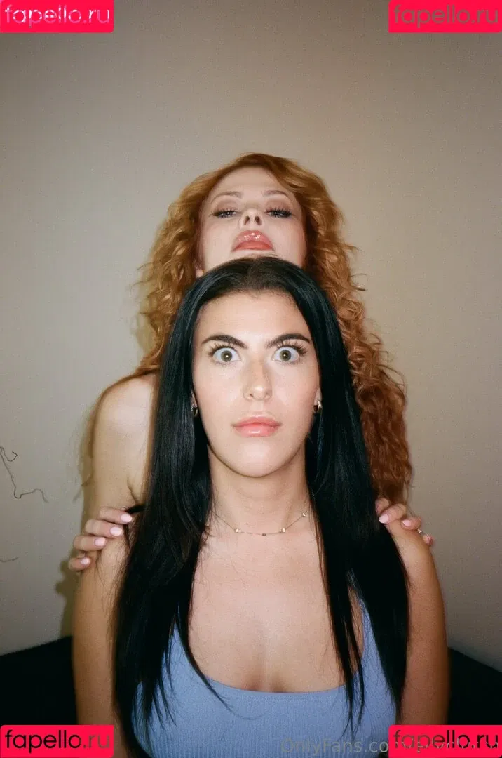 Elly Clutch / PeachGoneWild / ellyclutch Onlyfans Photo Gallery 