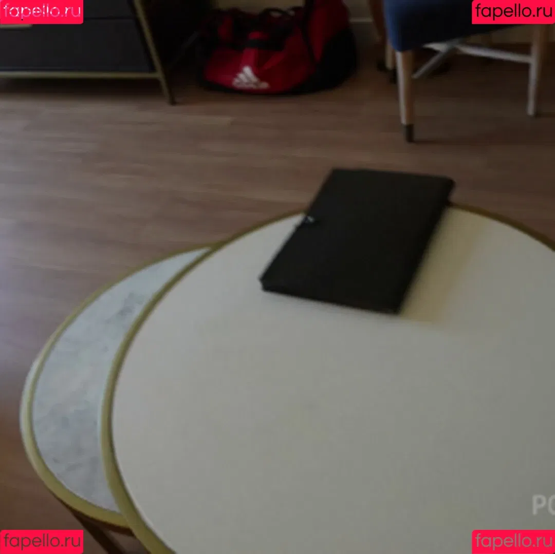 Elly Clutch / PeachGoneWild / ellyclutch Onlyfans Photo Gallery 