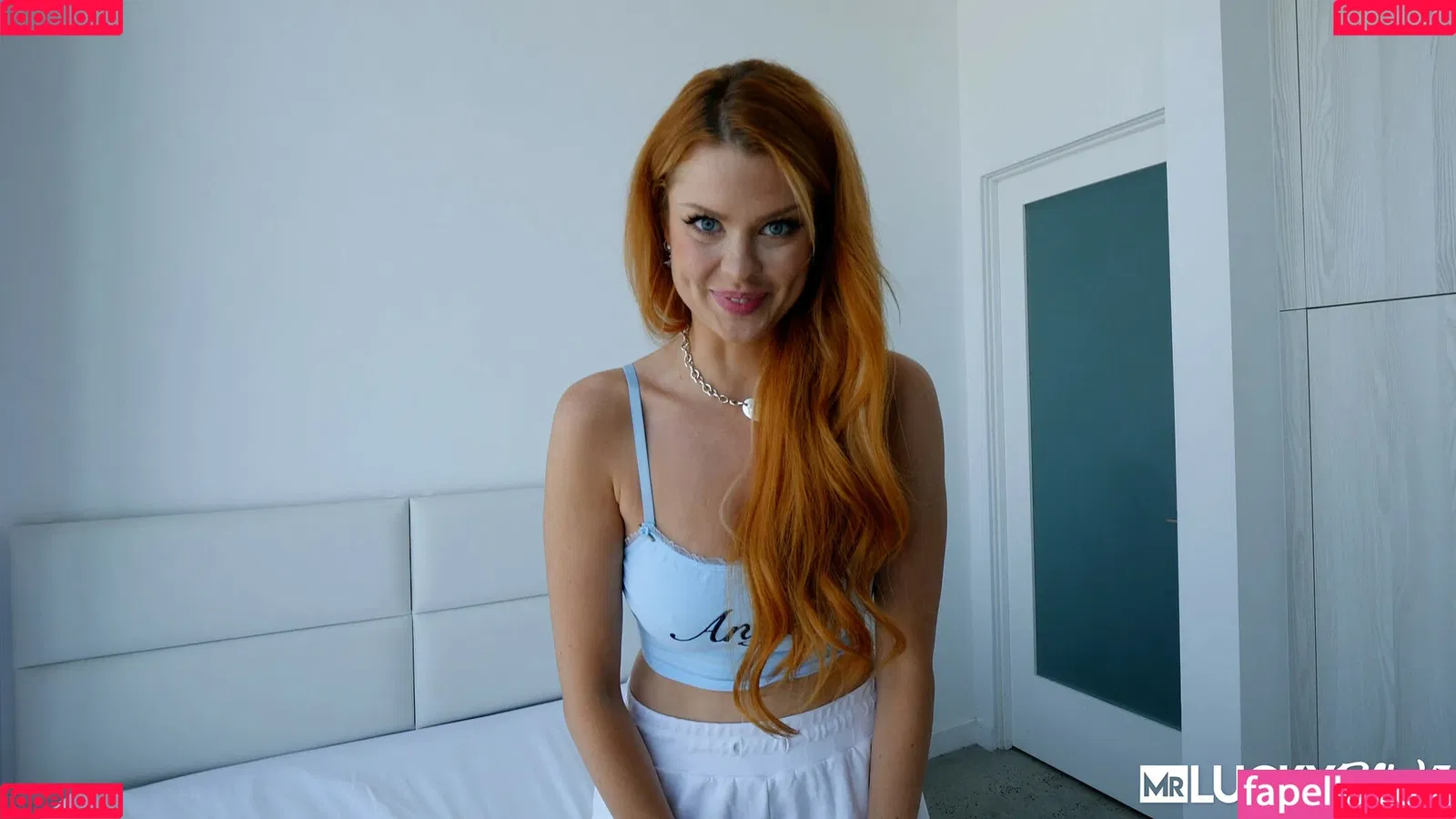 Elly Clutch / PeachGoneWild / ellyclutch Onlyfans Photo Gallery 